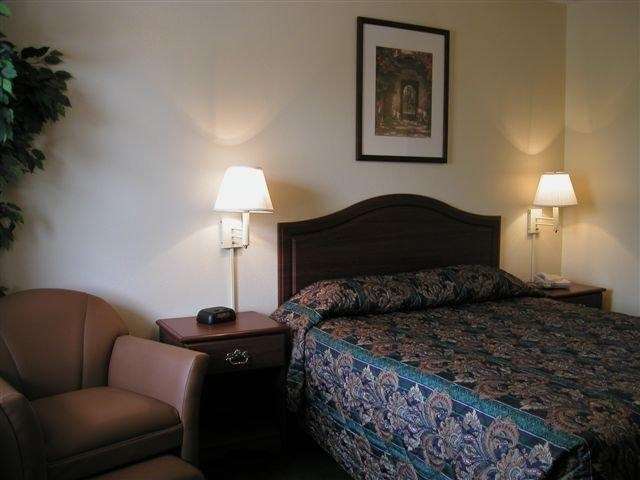 Intown Suites Extended Stay Hattiesburg Room photo
