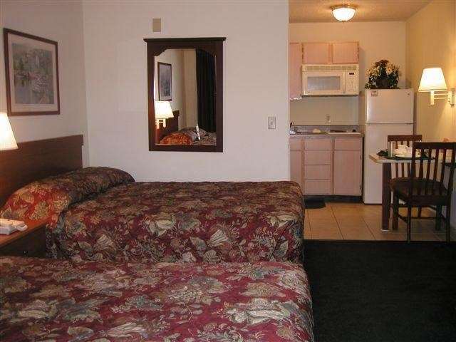 Intown Suites Extended Stay Hattiesburg Room photo